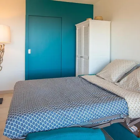 شقة Guestready - Large With Swimming Pool Sea View